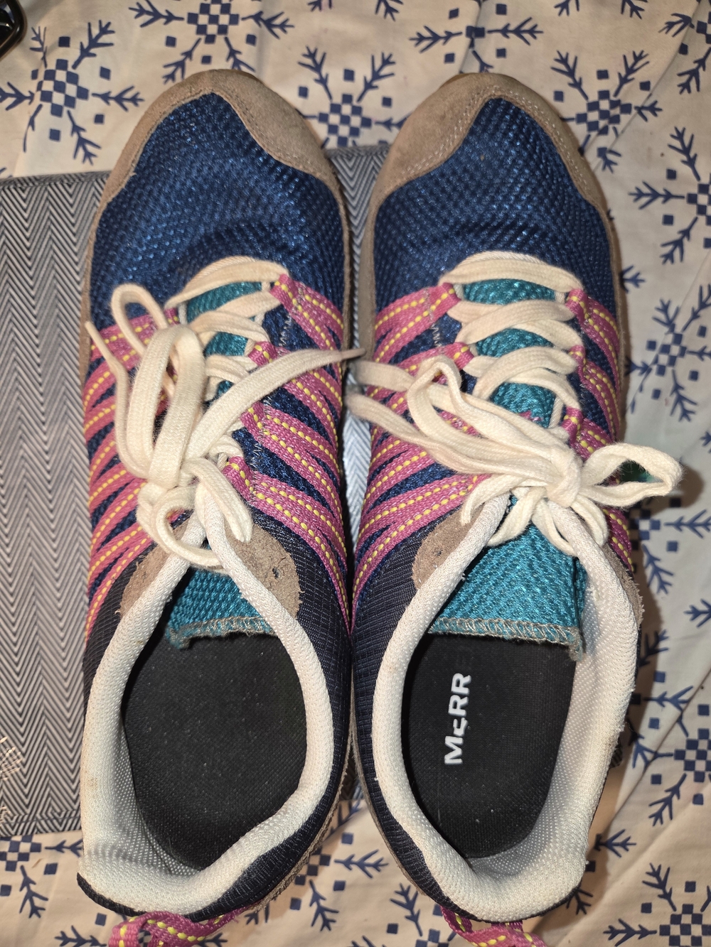 Merrell Alpine Multicolor Retro Trail Sneakers. Size 10